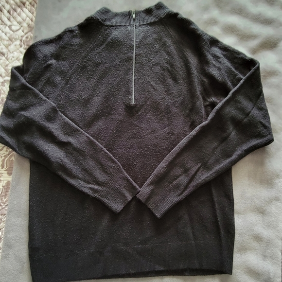 vintage lightweight soft black mockneck sweater - Picture 3 of 6